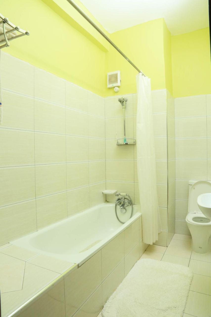 Hotel 7 Seasons Ентебе Екстериор снимка
