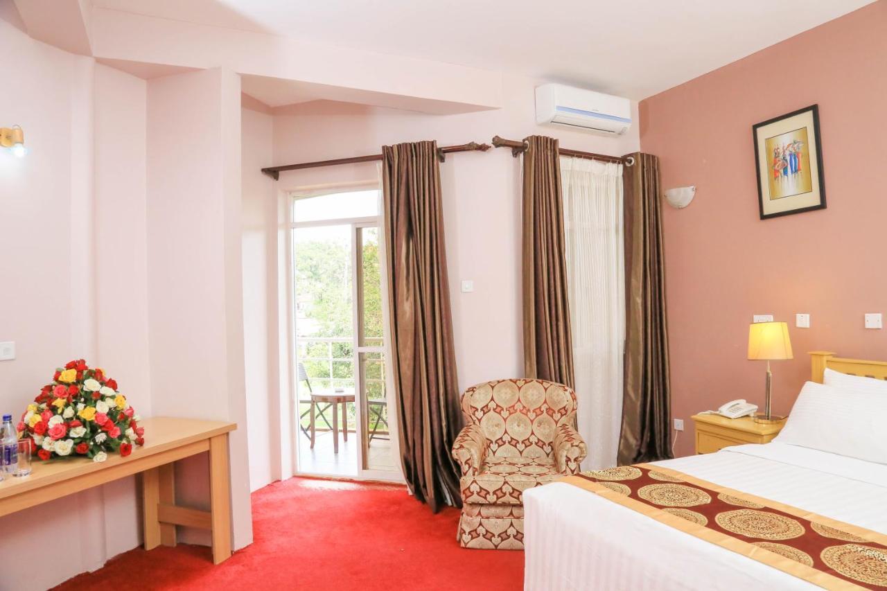 Hotel 7 Seasons Ентебе Екстериор снимка